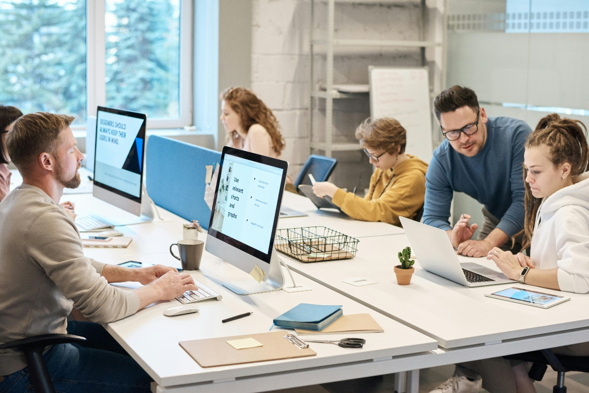 Não perca: Oportunidades de estágio e emprego em Arquitetura e Engenharia